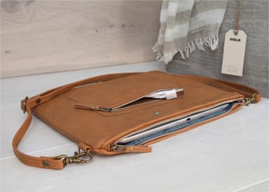 Golla Air 10.1 veske til nettbrett (brun) Tilbehør iPad Golla Air 10.1 veske til nettbrett (sort) Elkjøp