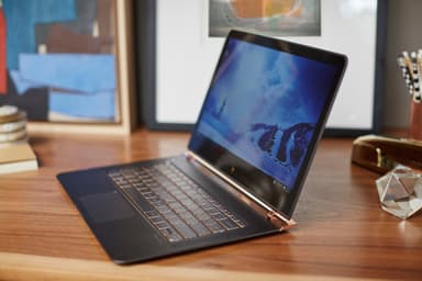 HP Spectre 13-v103no 13,3" bærbar PC (sort/kobber)