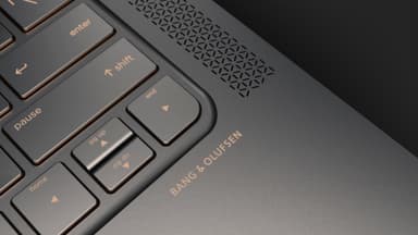 HP Spectre 13-v103no 13,3" bærbar PC (sort/kobber)