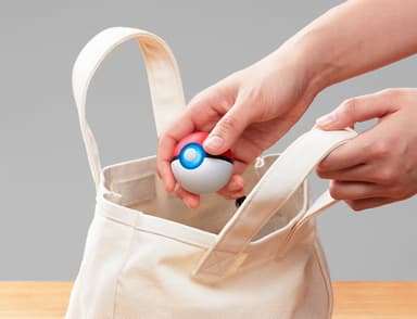 Nintendo Switch: Poké Ball Plus håndkontroll