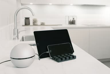Unisynk Globis ladestasjon (sølv)