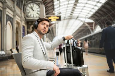 Sony trådløse around-ear hodetelefoner WH-1000XM3 (sort)