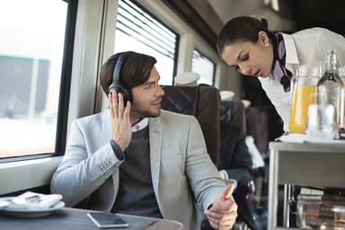 Sony trådløse around-ear hodetelefoner WH-1000XM3 (sort)