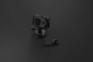 DJI Osmo Action festesett for surfebrett