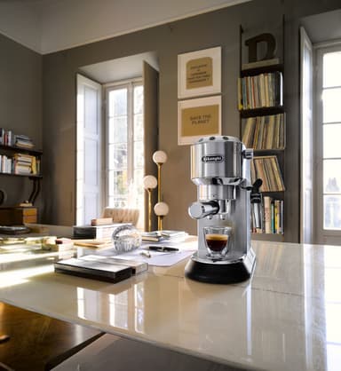 DeLonghi Dedica kaffemaskin EC685.M (metal)