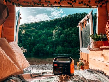 Jackery Explorer 240 strømstasjon