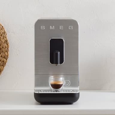 Smeg kaffemaskin BCC01BLMEU (sort)