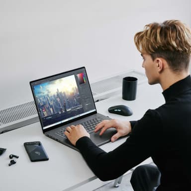 Asus ROG Zephyrus G14 (2024) GA403UI R9/32/1TB/4070 14" bærbar gaming-PC