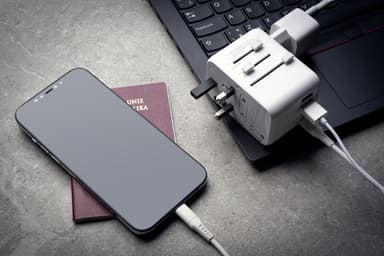 Fixed World 65W reiseadapter (hvit)