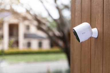 Arlo Ultra 4K trådløst overvåkningskamera (ekstra)