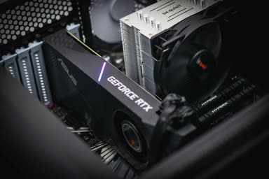 Edge E-Sport stasjonær gaming-PC 2070/Intel (sort)