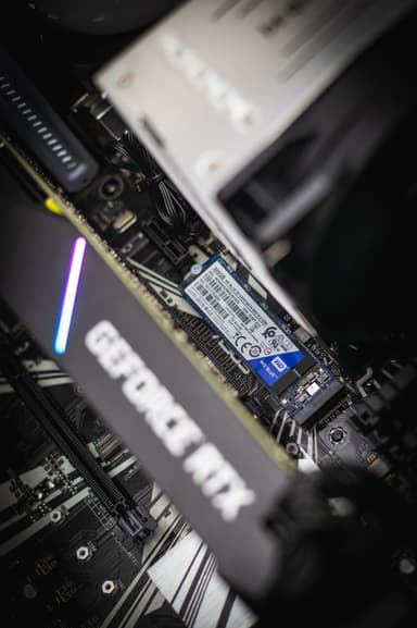 Edge E-Sport stasjonær gaming-PC 2070/Intel (sort)
