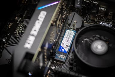 Edge E-Sport stasjonær gaming-PC 2060/AMD (sort)