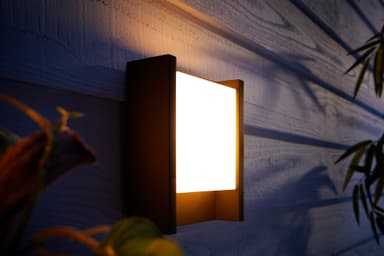 Philips Hue White Ambiance Fuzo utendørs vegglampe 1744630P7