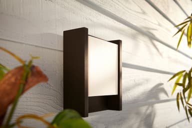 Philips Hue White Ambiance Fuzo utendørs vegglampe 1744630P7