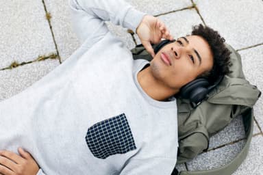 JBL LIVE 500BT trådløse around-ear hodetelefoner (sort)