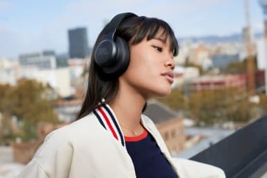 JBL LIVE 500BT trådløse around-ear hodetelefoner (sort)