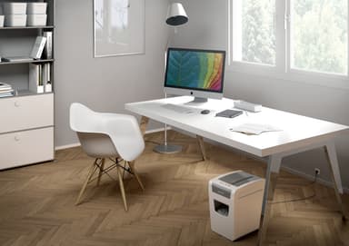 Leitz IQ Slim Home Office P4 makulator med krysskutting