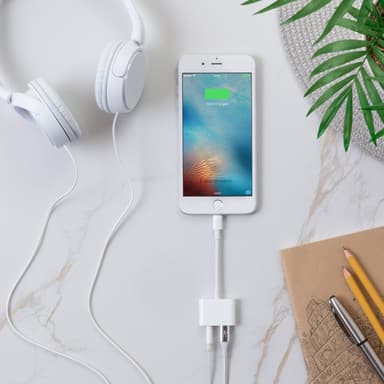 Belkin 3.5mm Audio + Lader Rockstar adapter
