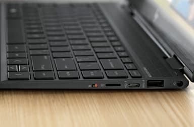 HP Envy x360 13-ar0802no 13,3" 2-i-1 bærbar PC (sort)