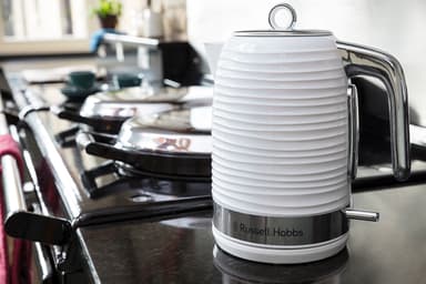 Russell Hobbs vannkoker RH2436070 (hvit)