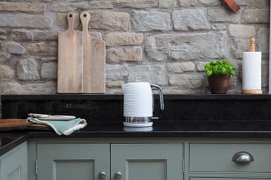 Russell Hobbs vannkoker RH2436070 (hvit)