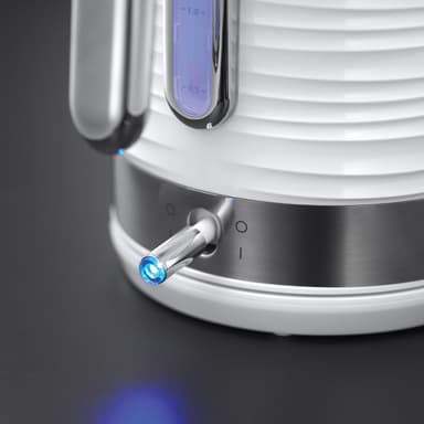 Russell Hobbs vannkoker RH2436070 (hvit)