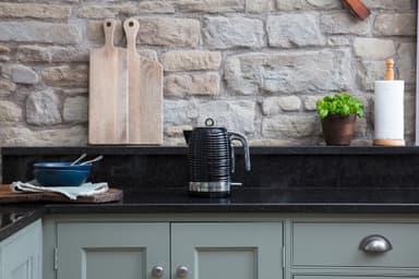 Russell Hobbs vannkoker RH2436170 (sort)