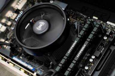 Edge E-Sport stasjonær gaming-PC 2070/AMD (sort)