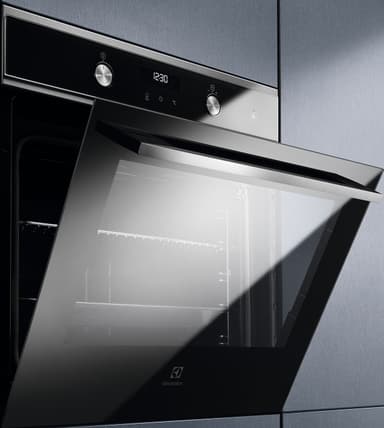 Electrolux SteamBake integrert stekeovn OOP720NZ