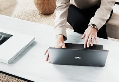 Huawei MateBook 13 2019 i7/512 GB/MX250 13" bærbar PC (grå)