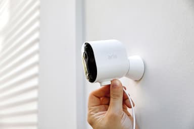Arlo Pro 3 ledningsfritt kamera 2K QHD sikkerhetssett (3-pakning)
