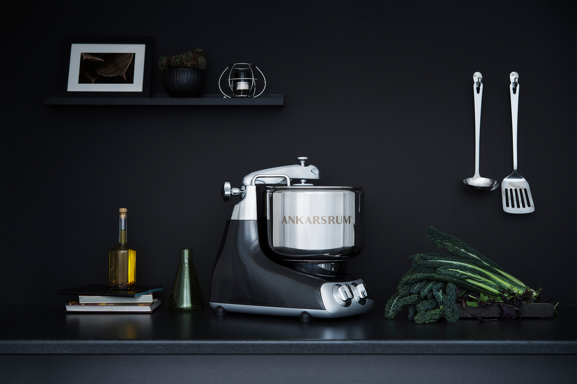 Ankarsrum Black Diamond kjøkkenmaskin AKM6230 (sort/sølv)