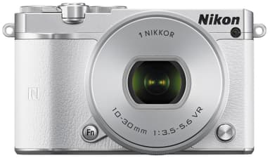 Nikon 1 J5 hybridkamera + 10-30 mm objektiv (hvit)