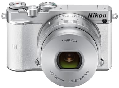 Nikon 1 J5 hybridkamera + 10-30 mm objektiv (hvit)