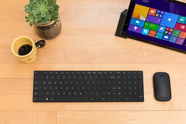 Microsoft Designer Bluetooth Desktop tastatur og datamus