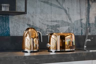 Smeg 50's style vannkoker KLF03 (rosegull)