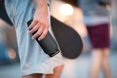 Philips trådløs bærbar høyttaler BT7700B (sort)