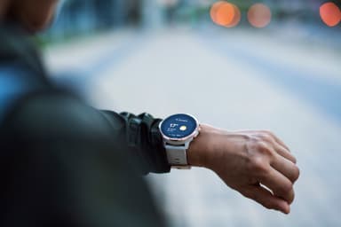 Suunto 7 multisportsklokke med GPS (sandstone rosegold)