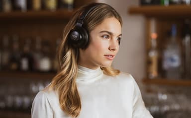 JBL CLUB 700BT trådløse on-ear hodetelefoner (sort)
