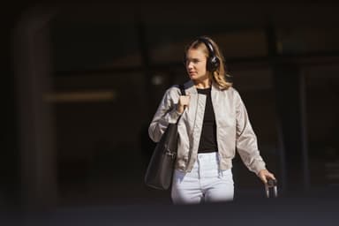 JBL CLUB 950NC trådløse around-ear hodetelefoner (sort)