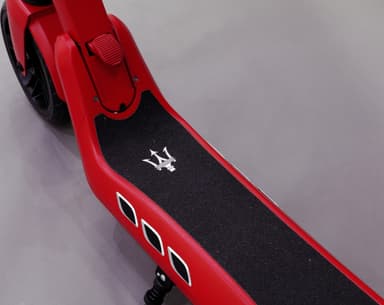 Maserati 8" elektrisk sparkesykkel MC-ES80 (rød)