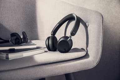 Jabra Elite 45h trådløse on-ear hodetelefoner (titanium black)