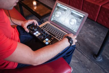 Hercules DJControl Compact