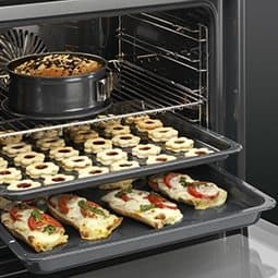 AEG SteamBake integrert stekeovn BEB351010M (rustfritt stål)