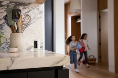 Ring Indoor Cam kablet overvåkningskamera (hvit)