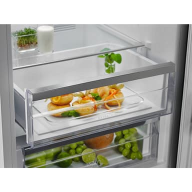 Electrolux kombiskap LNT9ME34X2 (rustfritt stål)