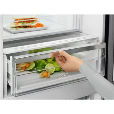 Electrolux kombiskap LNT9ME34X2 (rustfritt stål)
