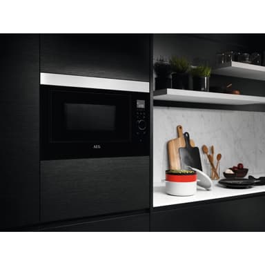 AEG mikrobølgeovn MBE2658SEM