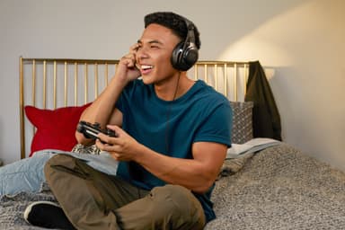 JBL Quantum 200 gaming headset